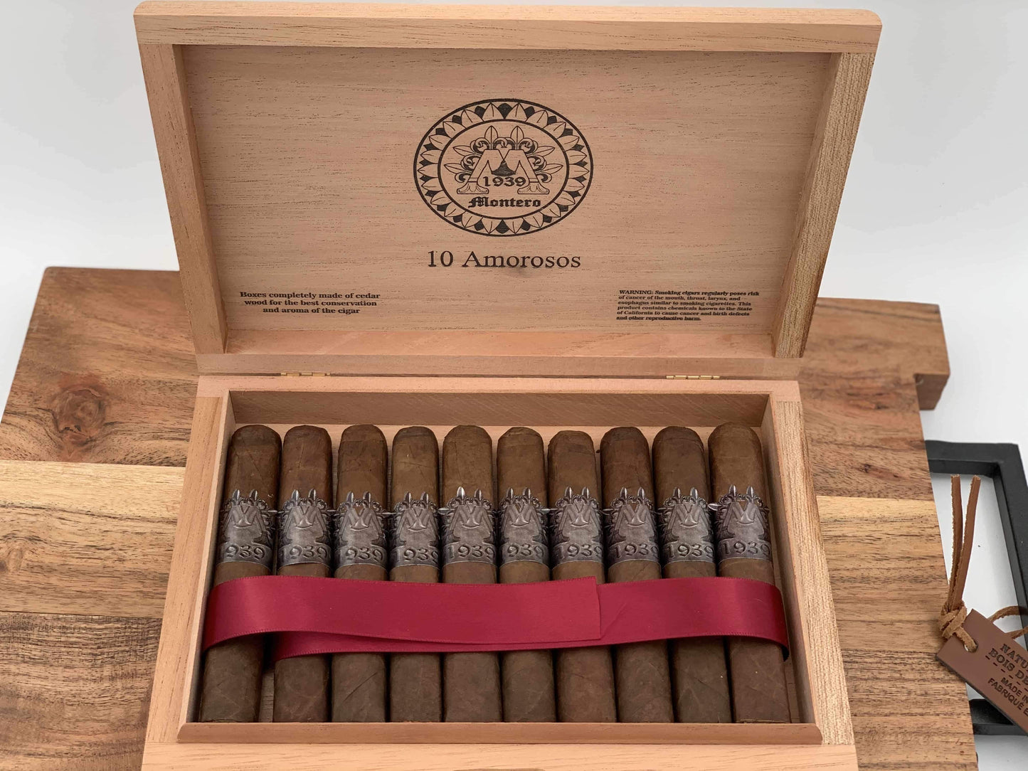 Montero 1939 - Amorosos (10) Cigars & Cedar Wood Case