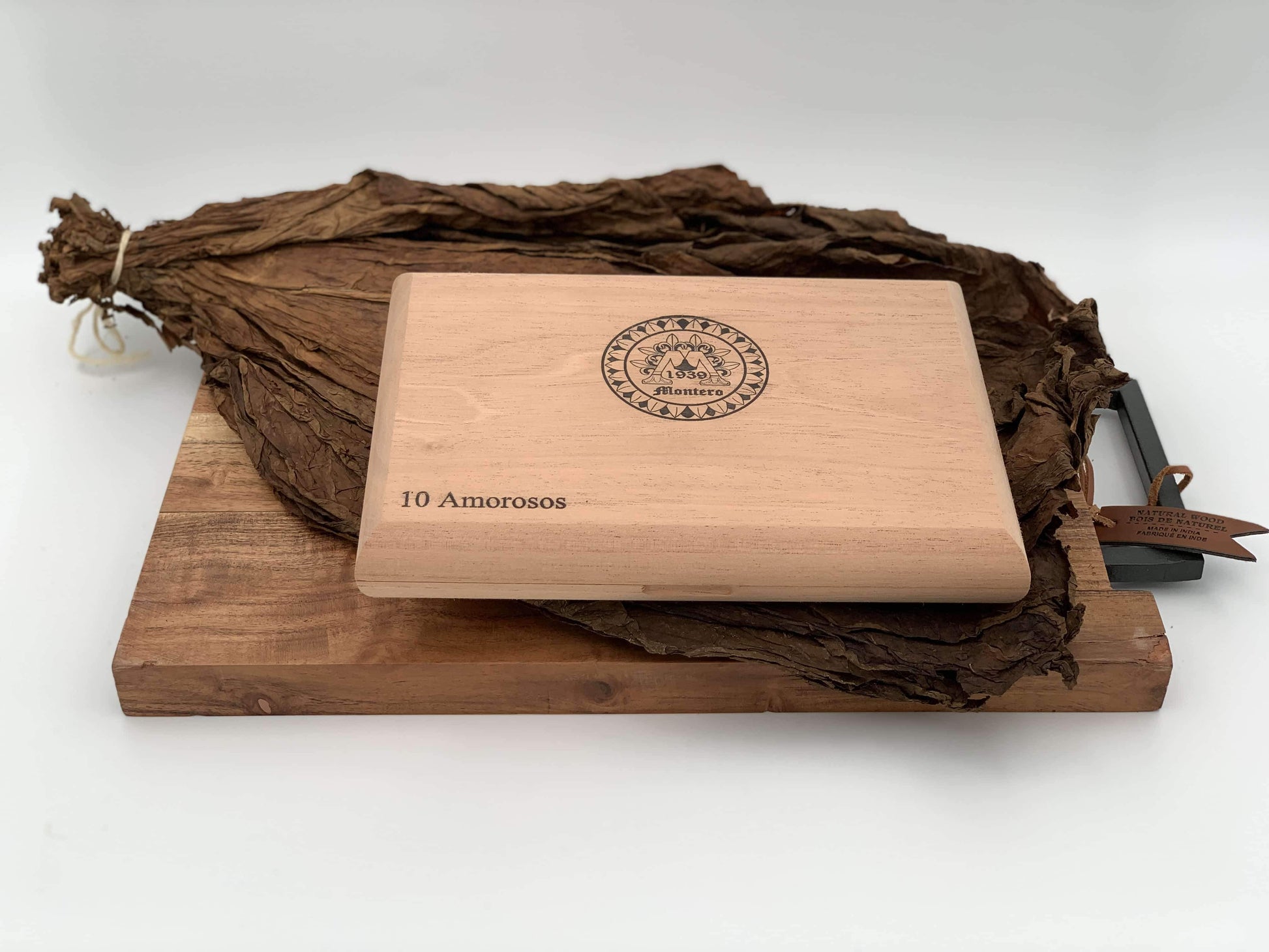 Montero 1939 - Amorosos (10) Cigars & Cedar Wood Case