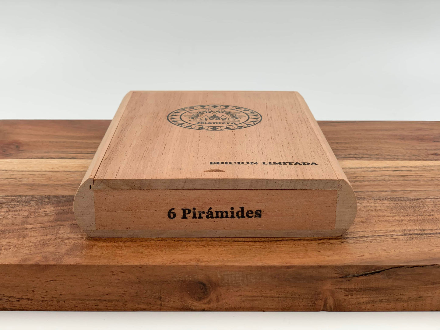 Montero 1939 - Piramide (6) Cigars & ALL Cedar Wood Case