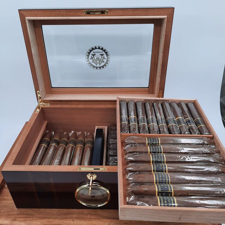 The Champion of the World Humidor