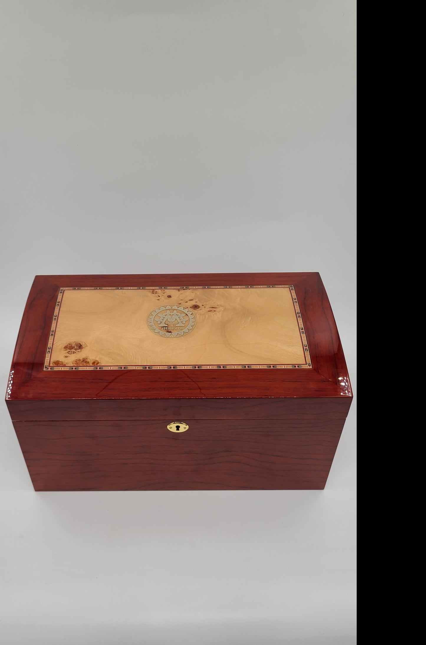 28 Cigars The Majesty Humidor - Montero Collection 2021