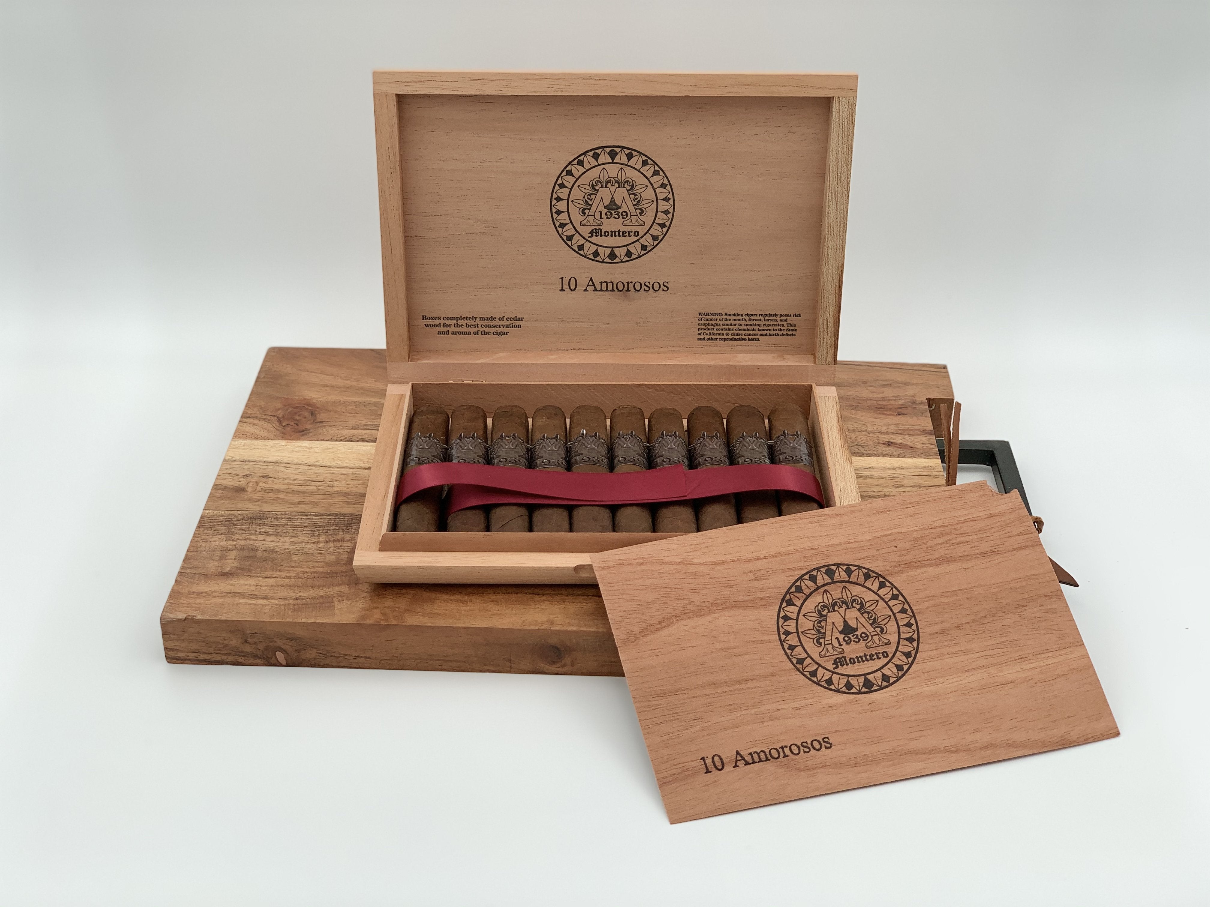 Montero 1939 - Amorosos (10) Cigars & Cedar Wood Case