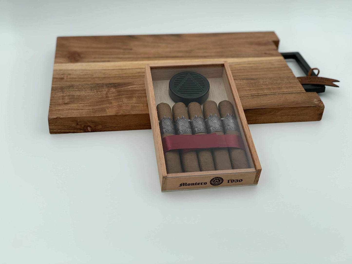 Montero 1939 - Amorosos (5) Cigars & Cedar Wood Case (With See Through Cover)