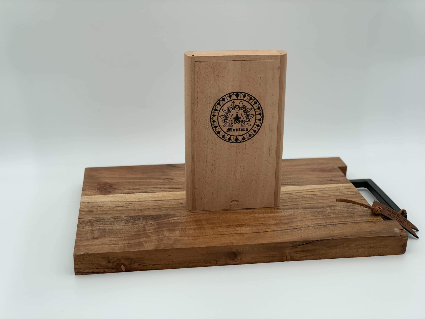 Montero 1939 - Don (5) Cigars & Cedar Wood Case