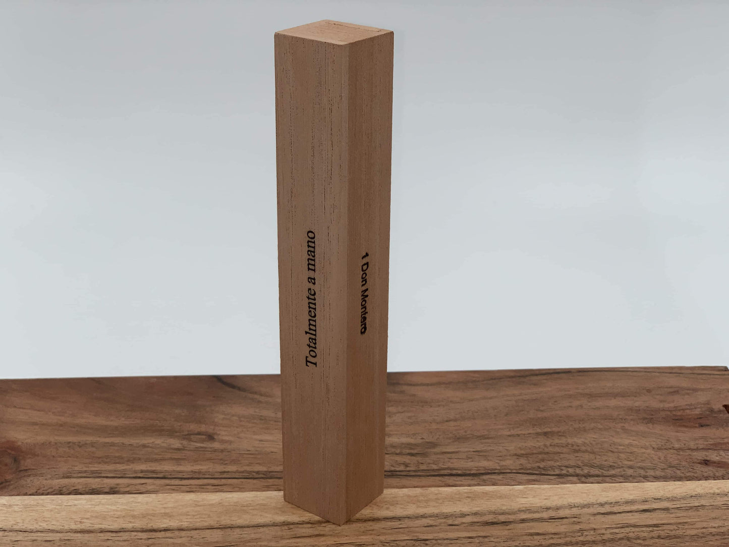 Montero 1939 - Don (1) Cigar & Cedar Wood Case