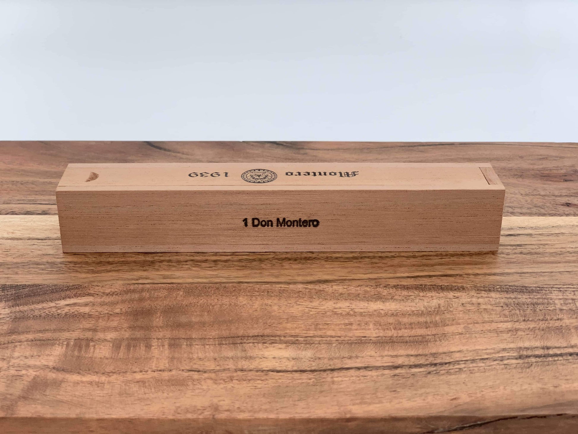 Montero 1939 - Don (1) Cigar & Cedar Wood Case