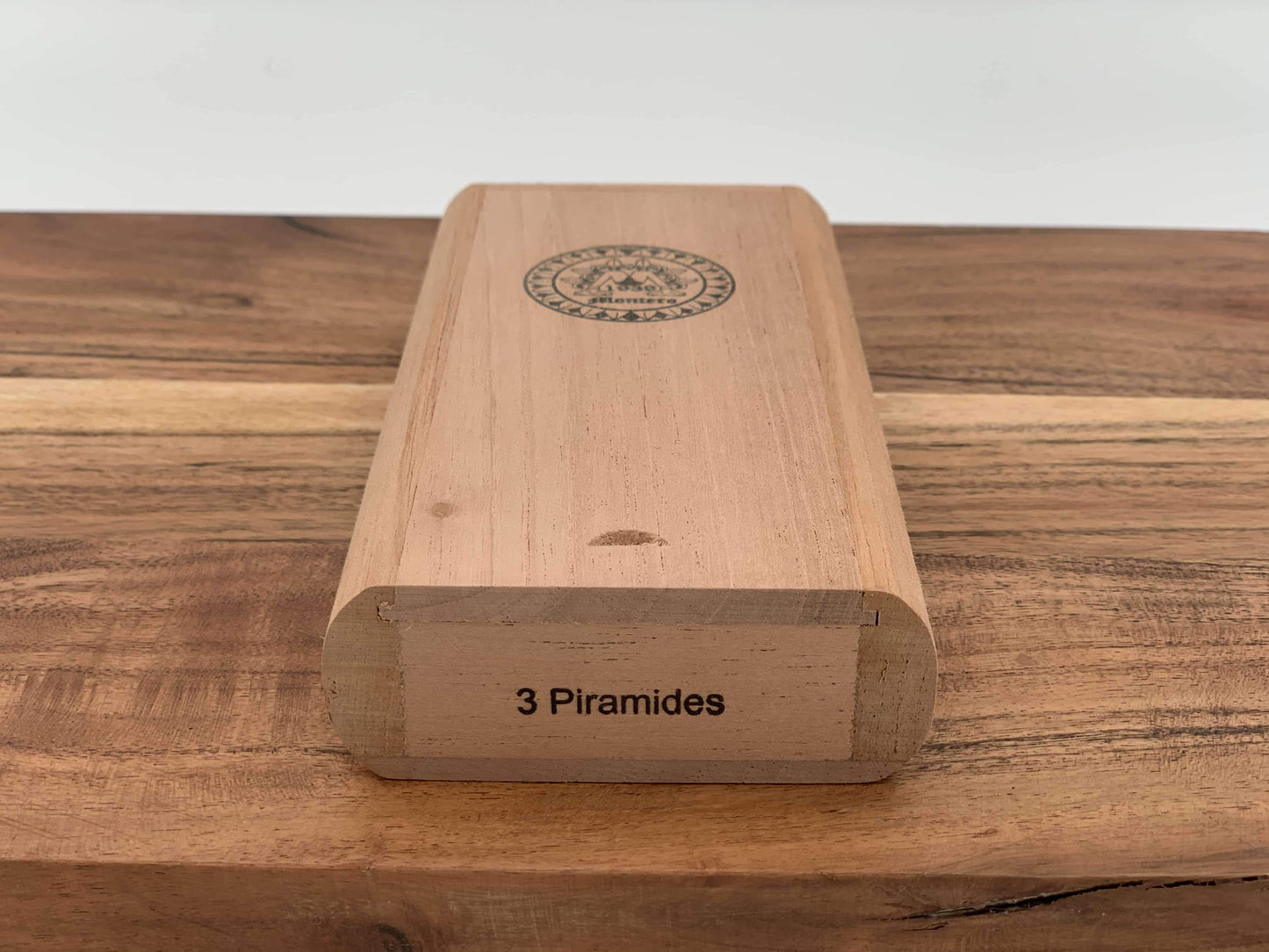 Montero 1939 - Piramide (3) Cigars & Cedar Wood Case