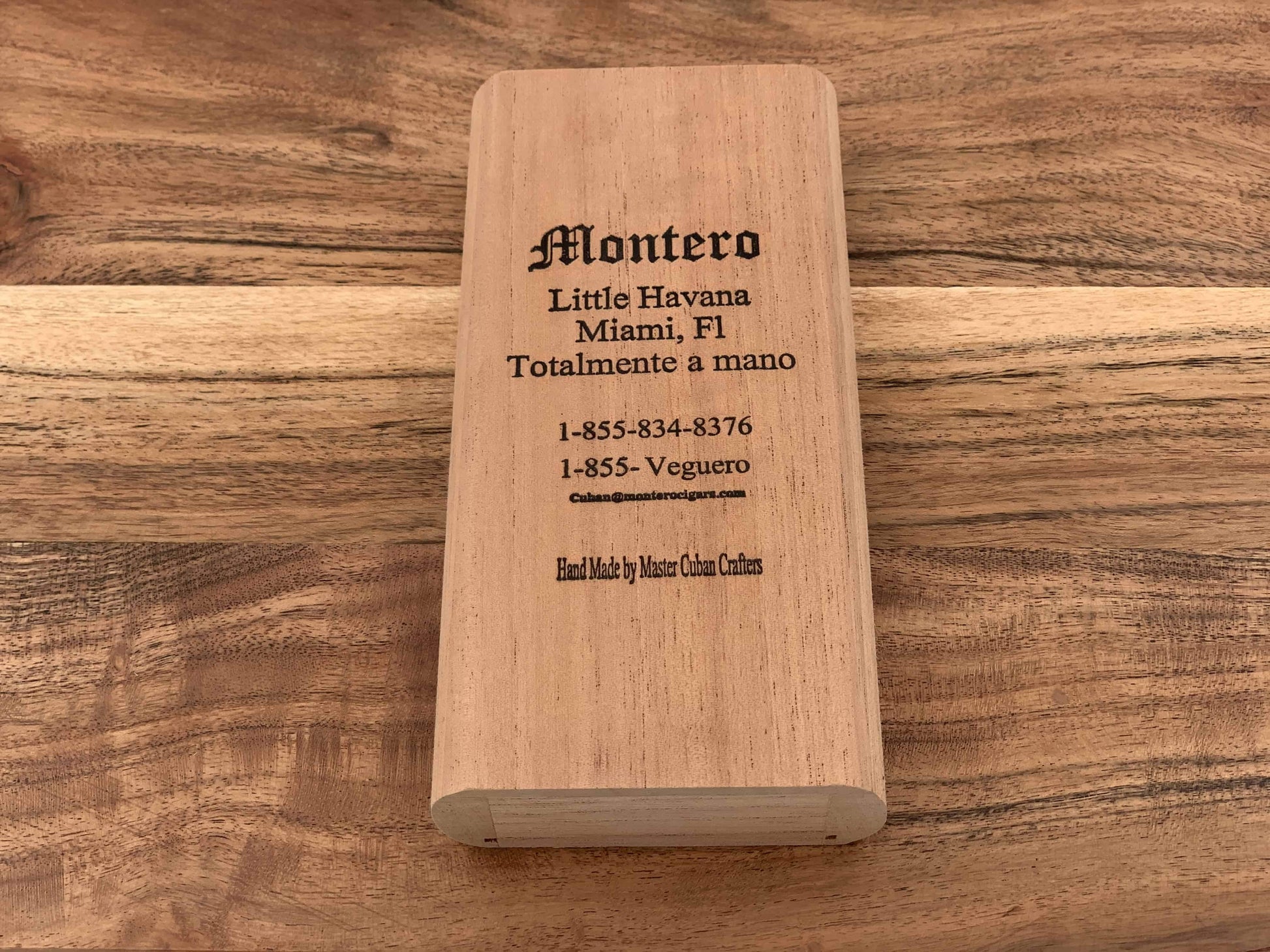 Montero 1939 - Piramide (3) Cigars & Cedar Wood Case