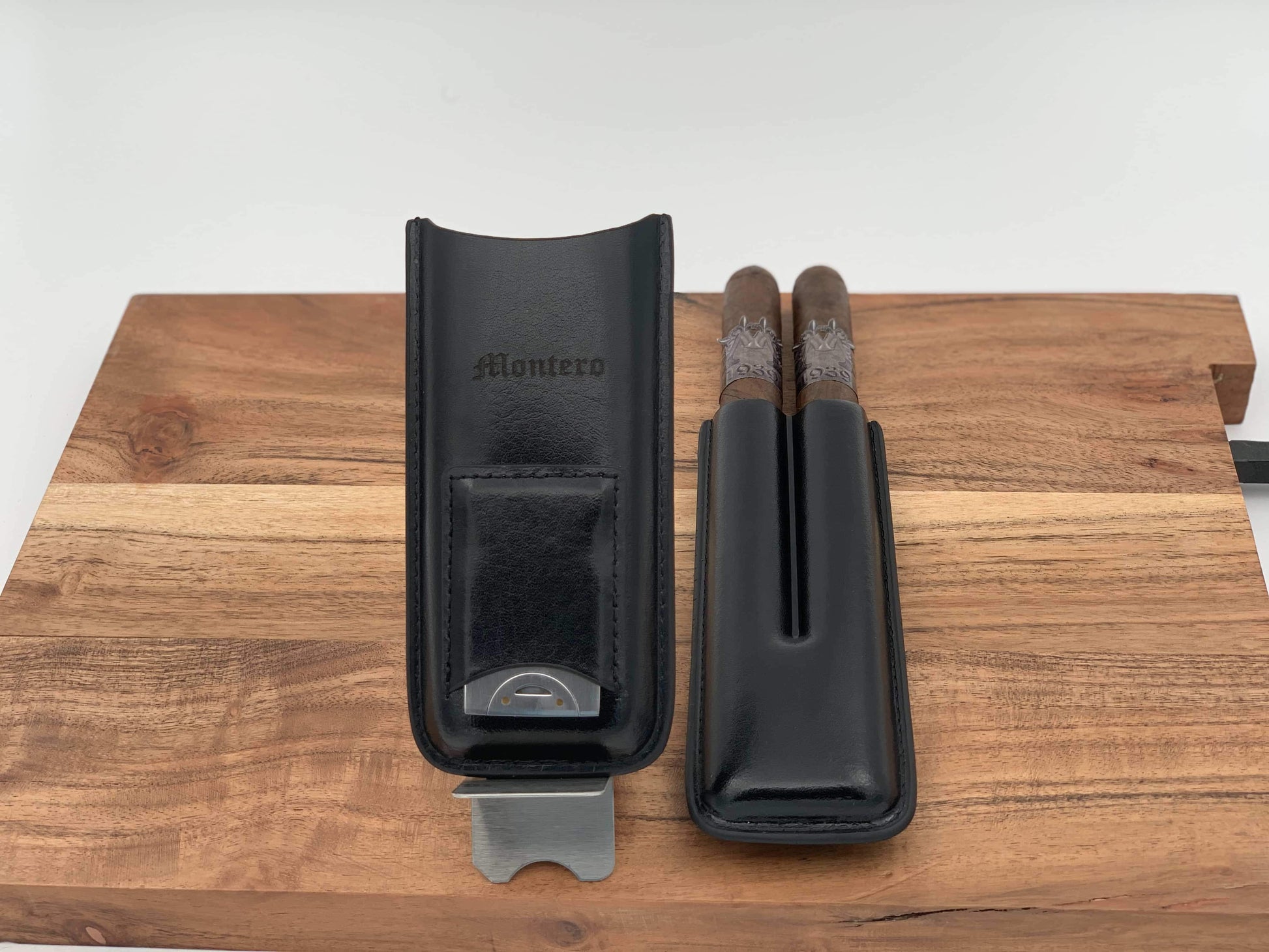 Montero 1939 - Two Cigars With Divine (Black) Leather Cigar Case