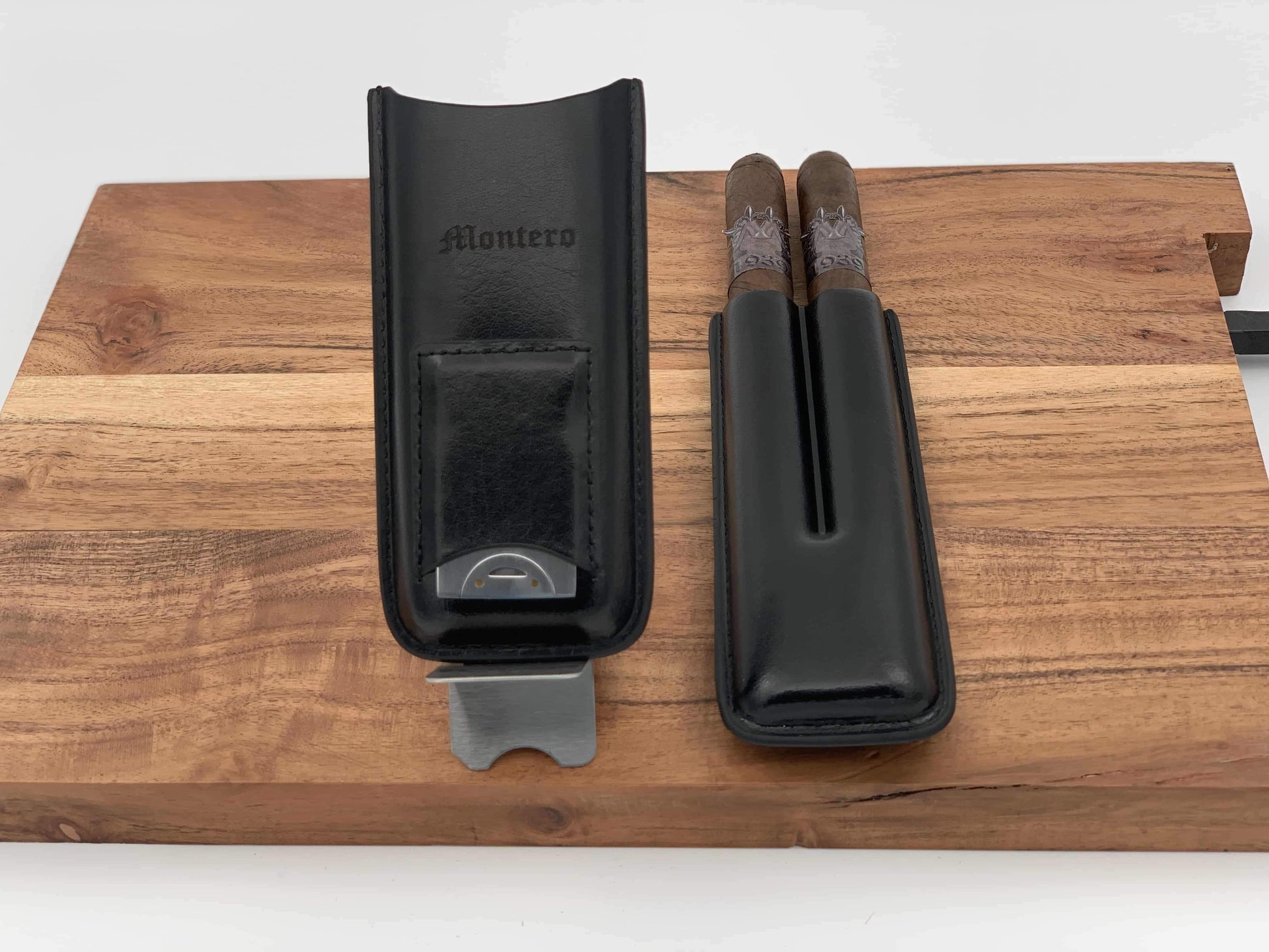 Montero 1939 - Two Cigars With Divine (Black) Leather Cigar Case