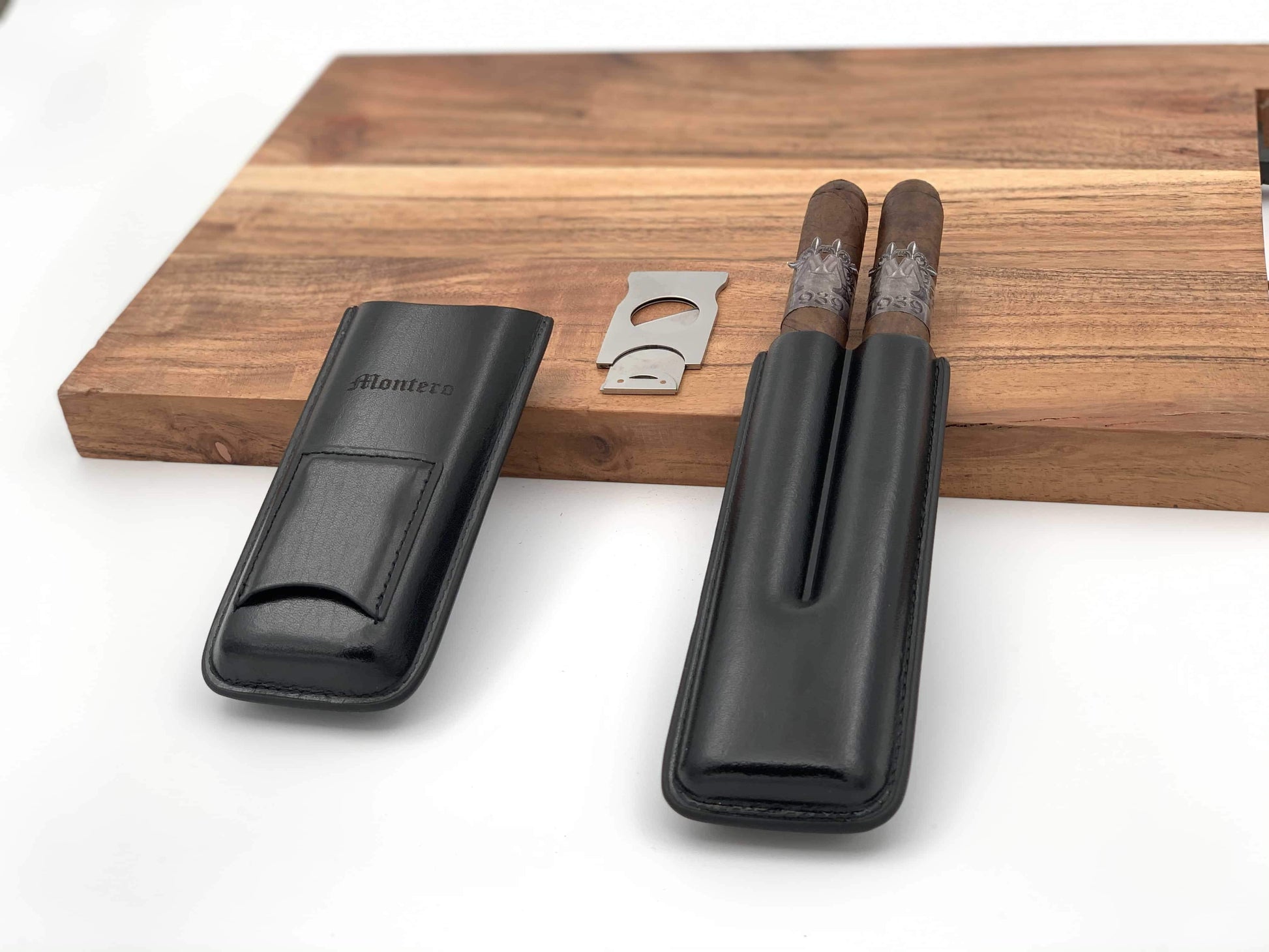 Montero 1939 - Two Cigars With Divine (Black) Leather Cigar Case