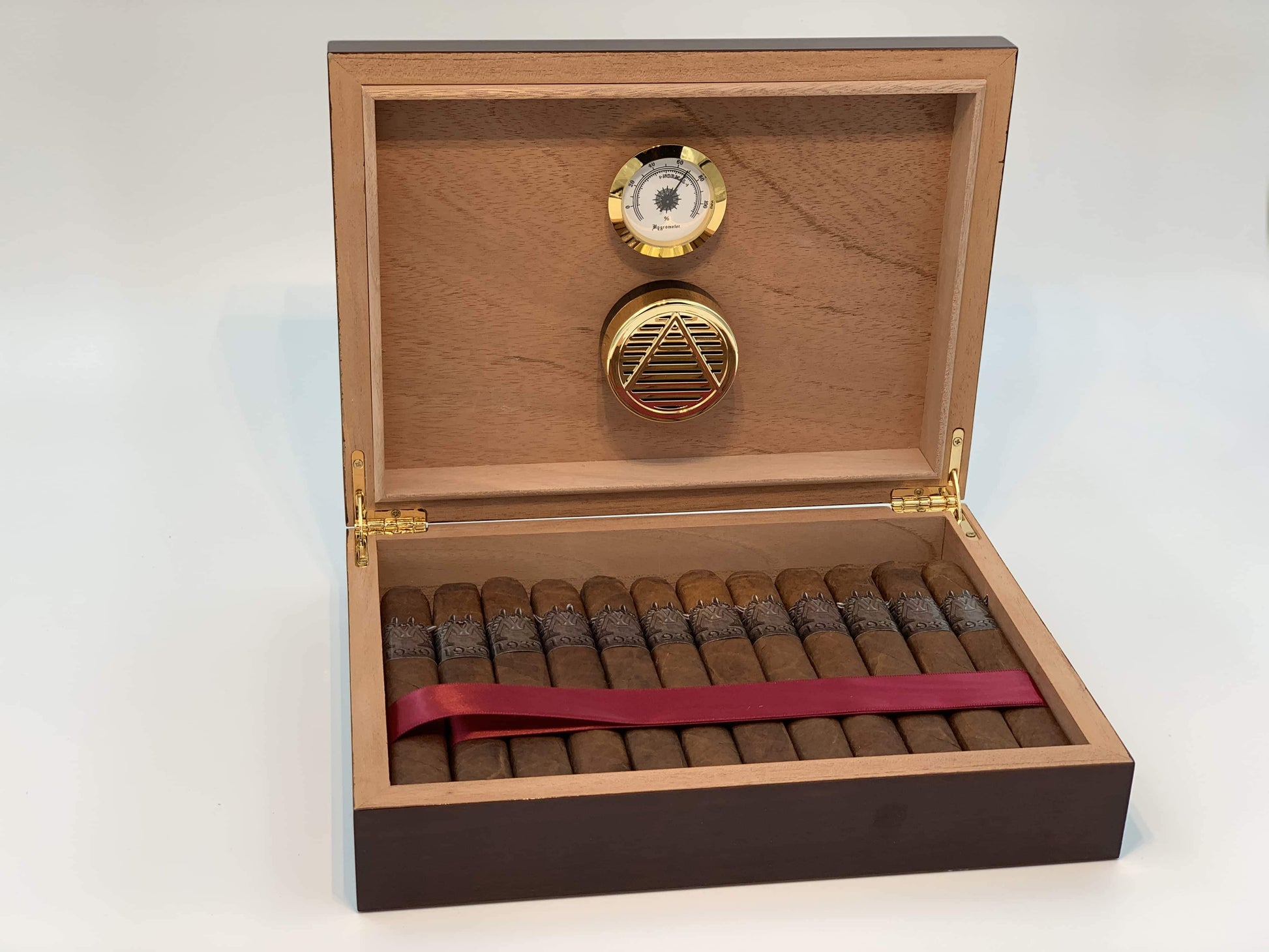 Montero 1939 - El Guantanamero Humidor And (24) Power Cigars
