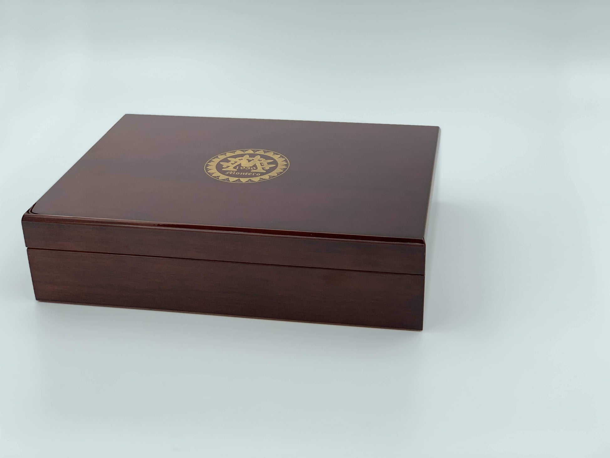Montero 1939 - El Guantanamero Humidor And (24) Power Cigars