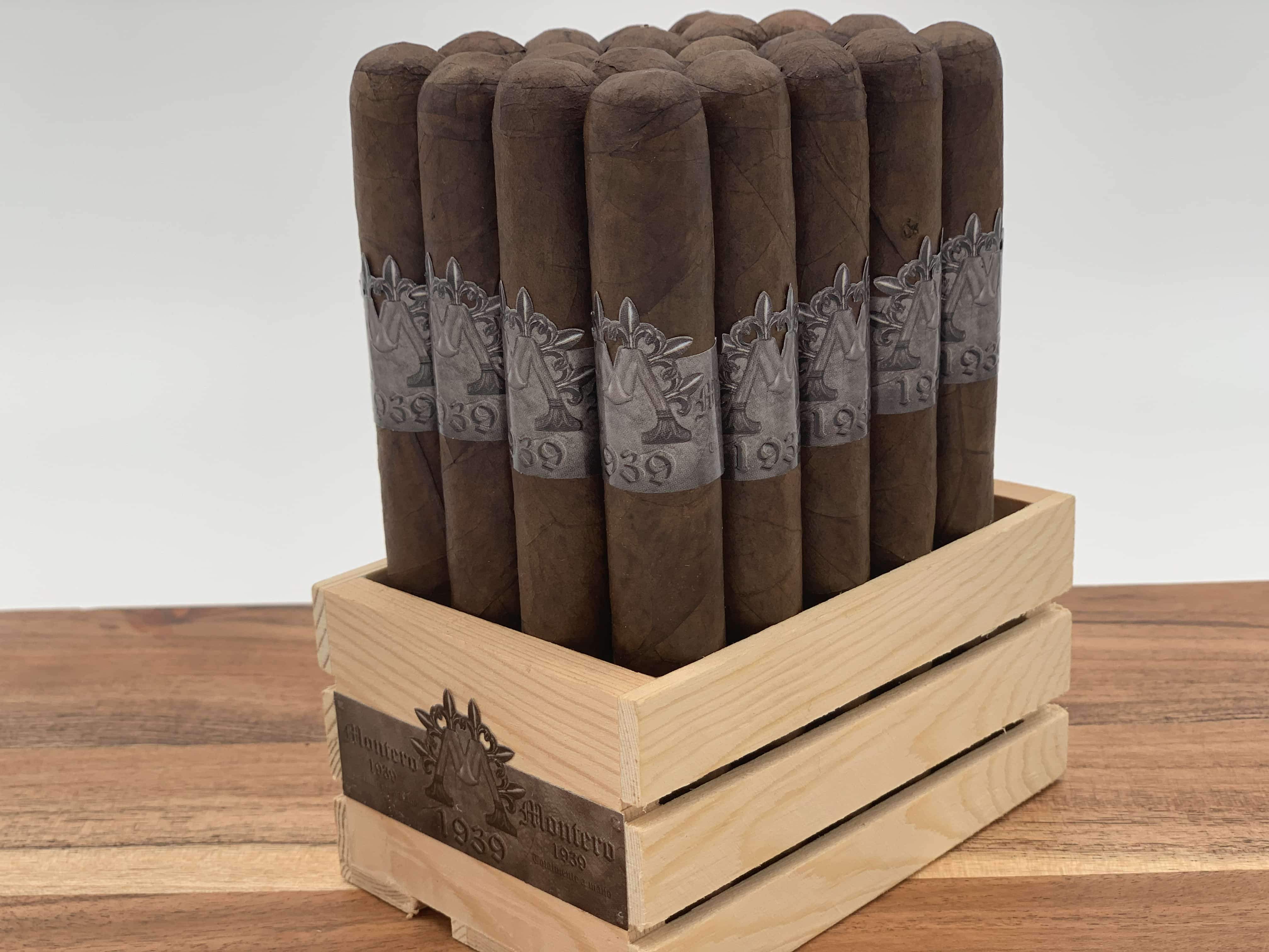 Montero 1939 - Bouquet Of (20) El Duro Cigars And Case