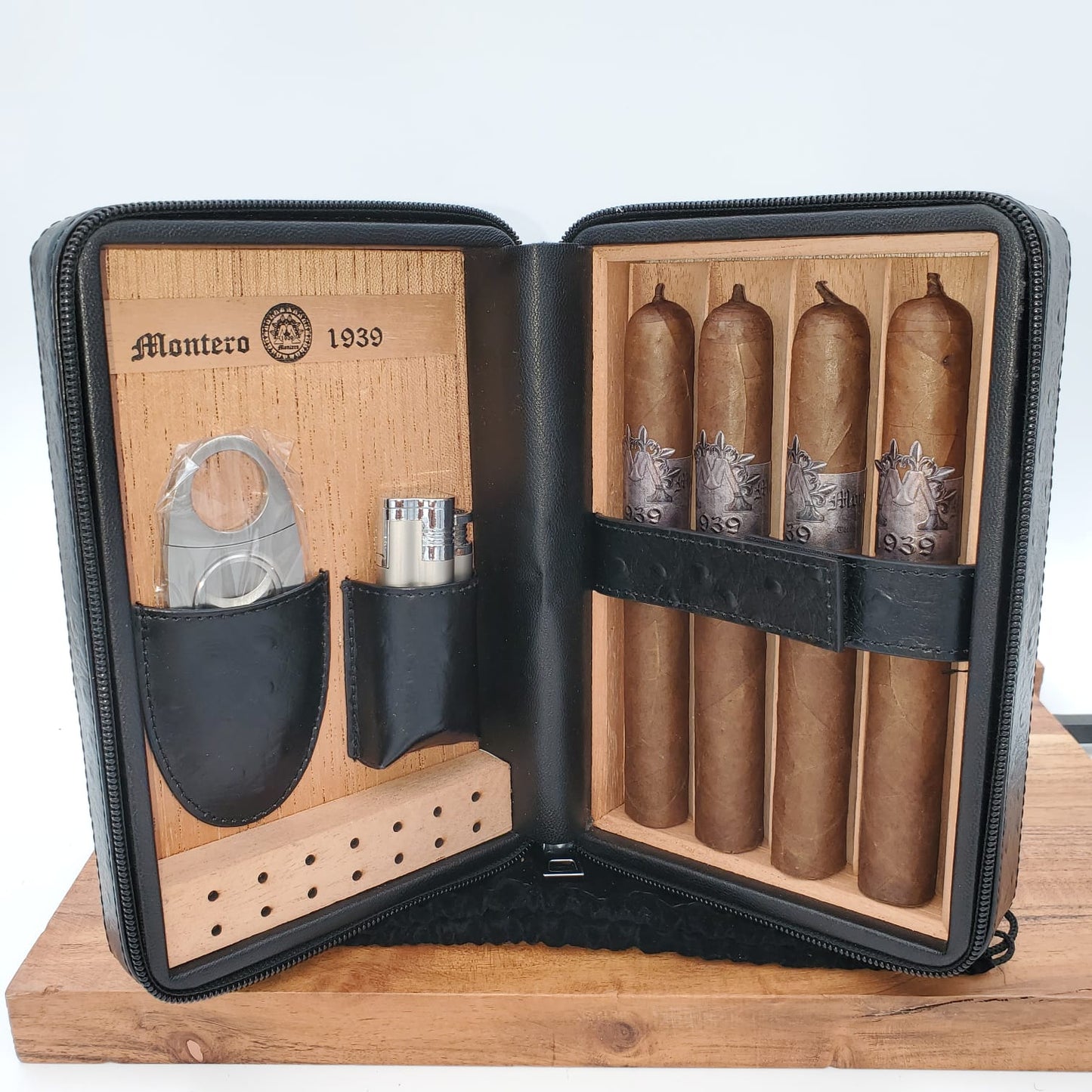 Montero 1939- 4 Cigar Humidor Carry Case