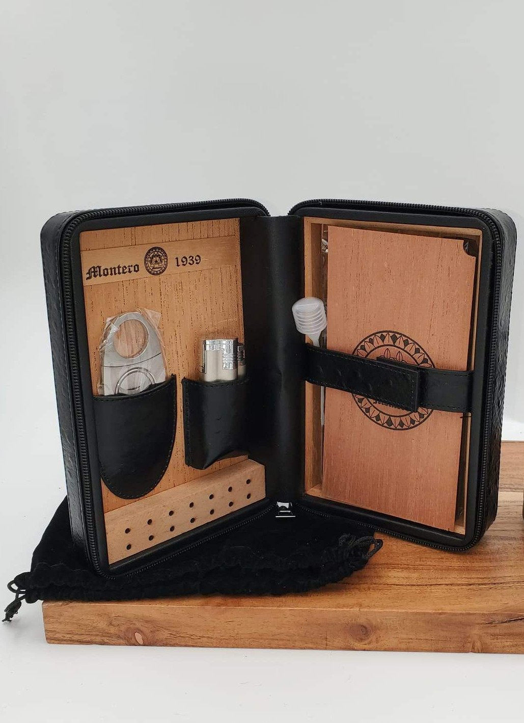Montero 1939- 4 Cigar Humidor Carry Case